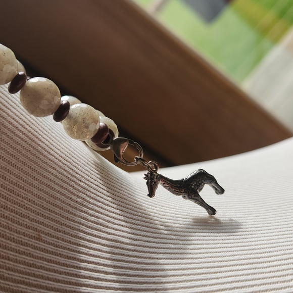 Labradorite beaded stretch bracelet - Picture 4 of 4